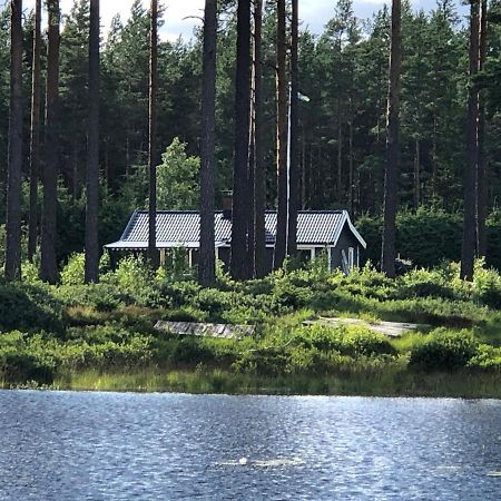 Modern Lakeside Cottage & Boat Near Isaberg Kavsjo Extérieur photo